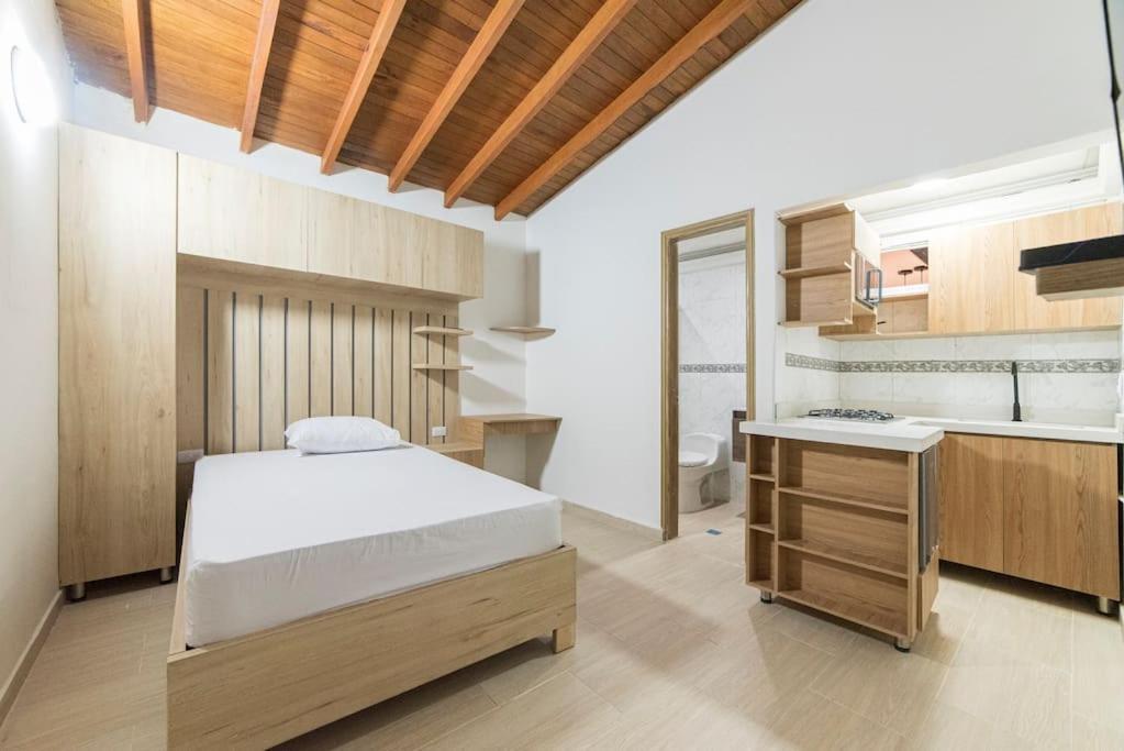 Discover Urban Life In The Heart Of 202 Apartamento Medellín